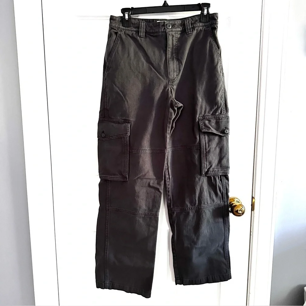 TNA Aritzia Cargo Pants Grey Pockets Carpenter Straight Leg Size 6 EUC - Picture 1 of 11